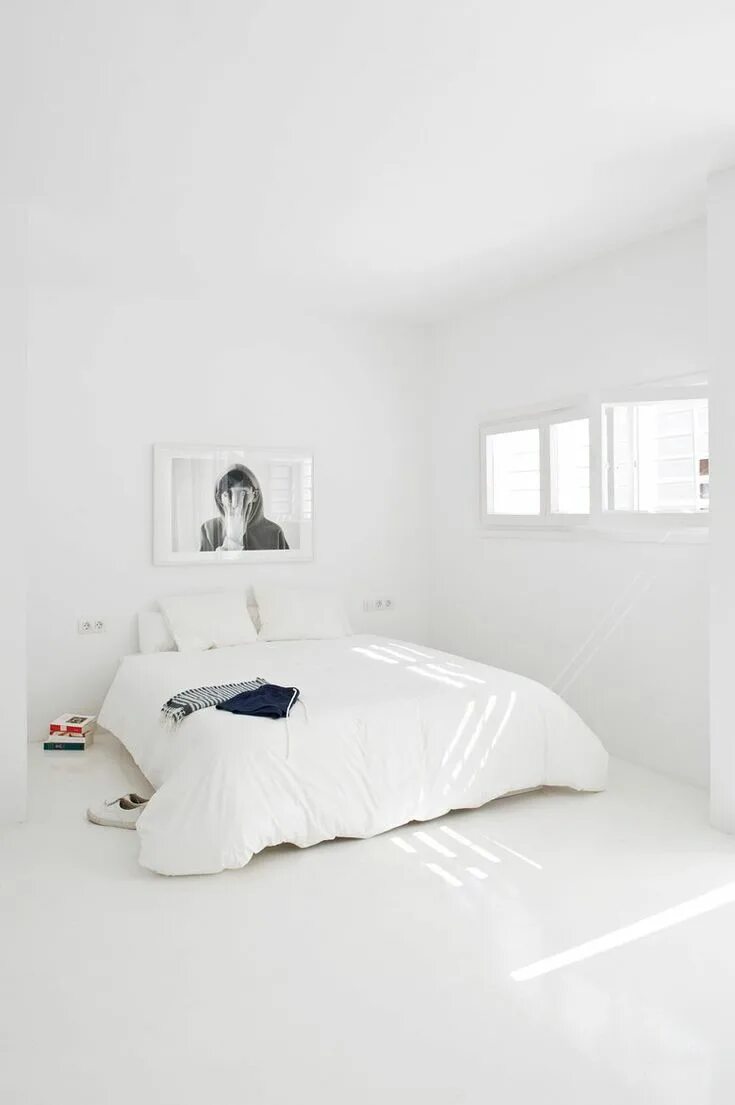 Полностью белый интерьер The White Retreat - Picture gallery Minimalist bedroom, Bedroom design, Home dec