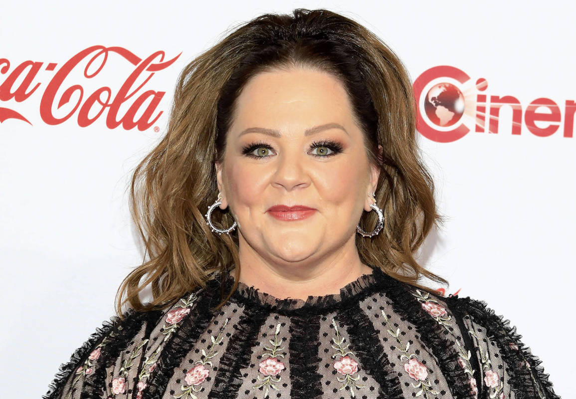 Полные актрисы фото Melissa McCarthy 'Piles On' the Glam For 'Drag Race' Viewing Party: 'More is Mor