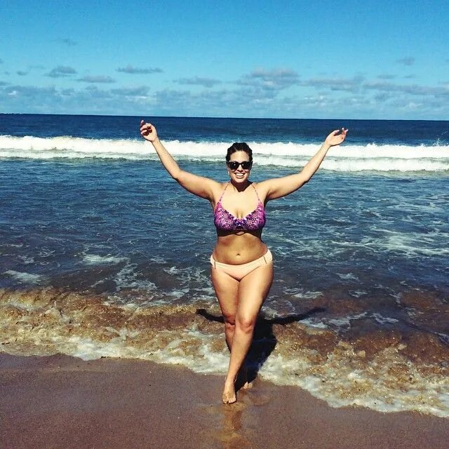 Полные девушки на море фото Ashley Graham Ashley graham, Ashley graham instagram, Entertainment news celebri