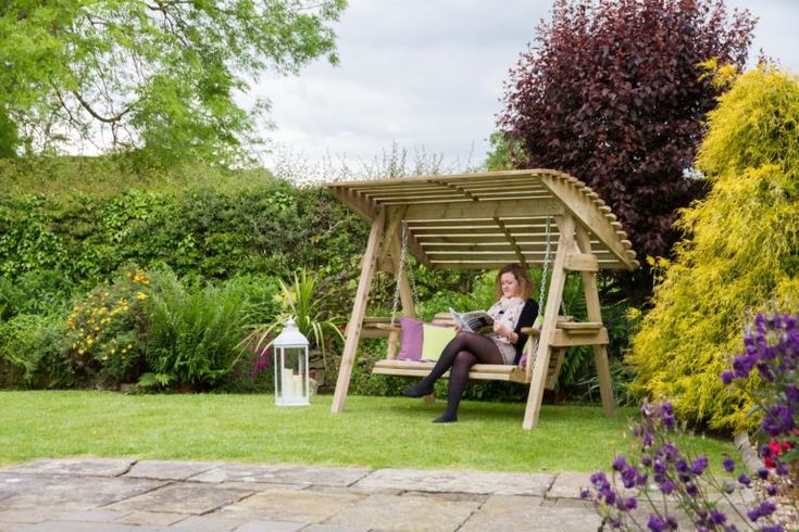 Полные на даче фото Garden Swings: The Enchanting Element in Your Backyard Garden swing, Wooden gard