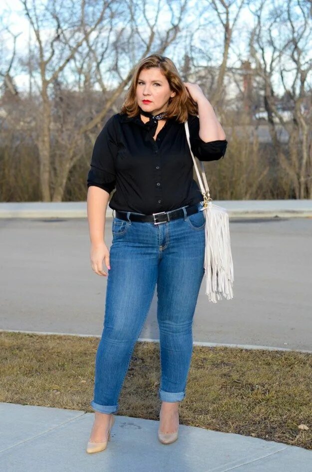 Полные женщины в джинсах фото Denim and Black Shirt - March and May Looks, Plus zise