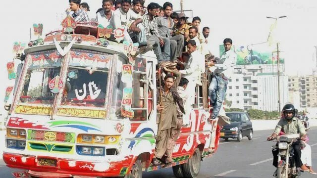 Полный автобус людей фото New bus service to be launched in Karachi New bus, City, Karachi