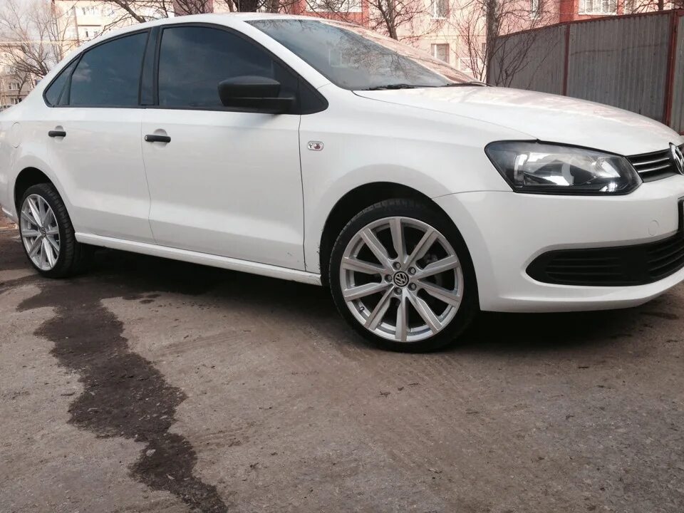 Поло 16 диски фото Фотка ))) - Volkswagen Polo Sedan, 1,6 л, 2013 года колёсные диски DRIVE2