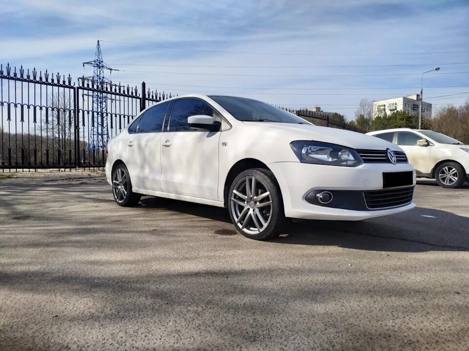 Поло диски фото Переход на лето. Диски Borbet Sienna r17 - Volkswagen Polo Sedan, 1,6 л, 2011 го