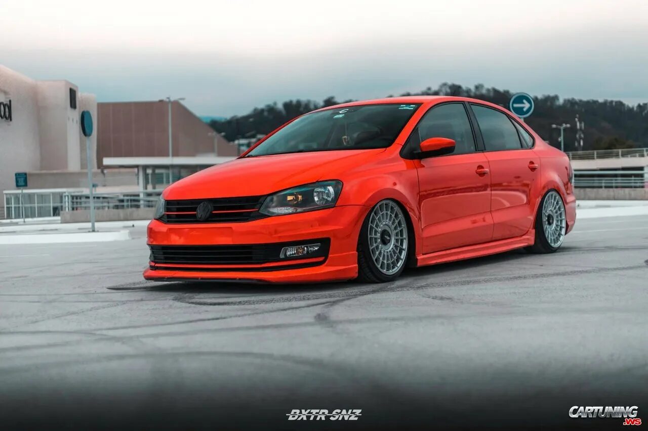 Поло машина тюнинг Tuning Volkswagen Polo Sedan, side