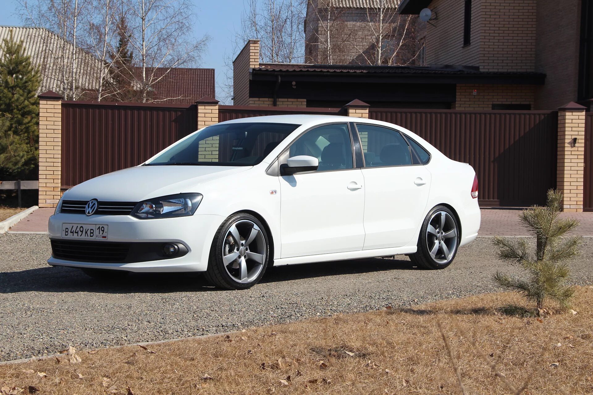 Поло на 17 дисках фото 78. Уже не первый Polo Sedan на Rotor R 17 5 100 Фотосет весенний) - Volkswagen 