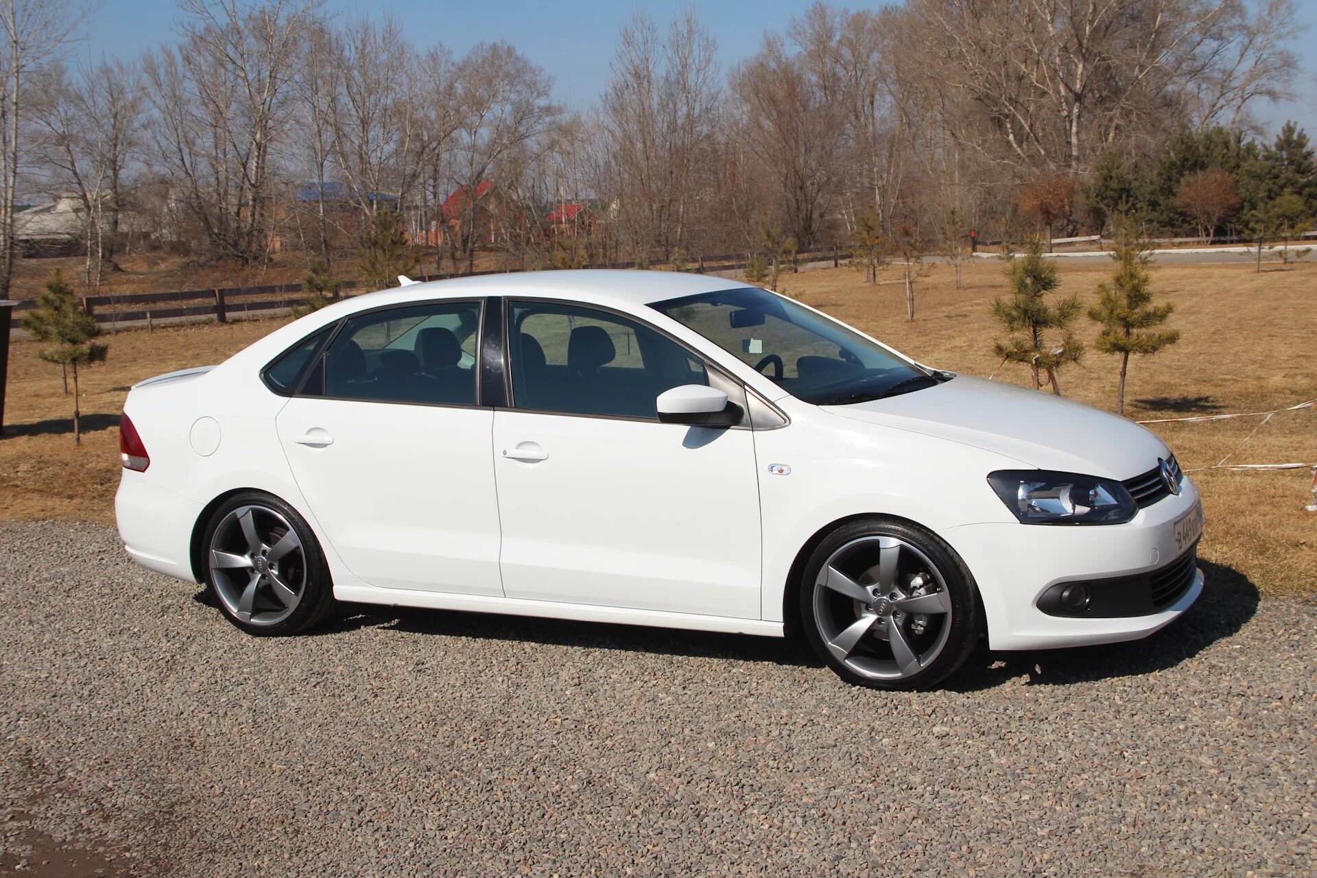 Поло на 17 дисках фото 78. Уже не первый Polo Sedan на Rotor R 17 5 100 Фотосет весенний) - Volkswagen 