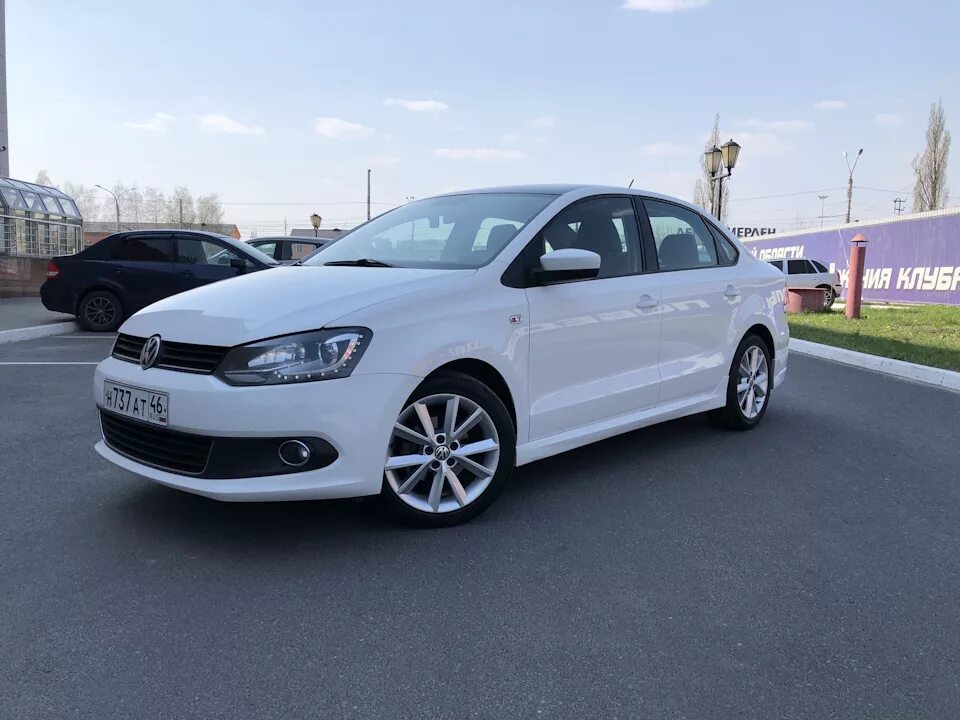 Поло на дисках r16 фото Antia R16 на чистой машине - Volkswagen Polo Sedan, 1,6 л, 2013 года мойка DRIVE