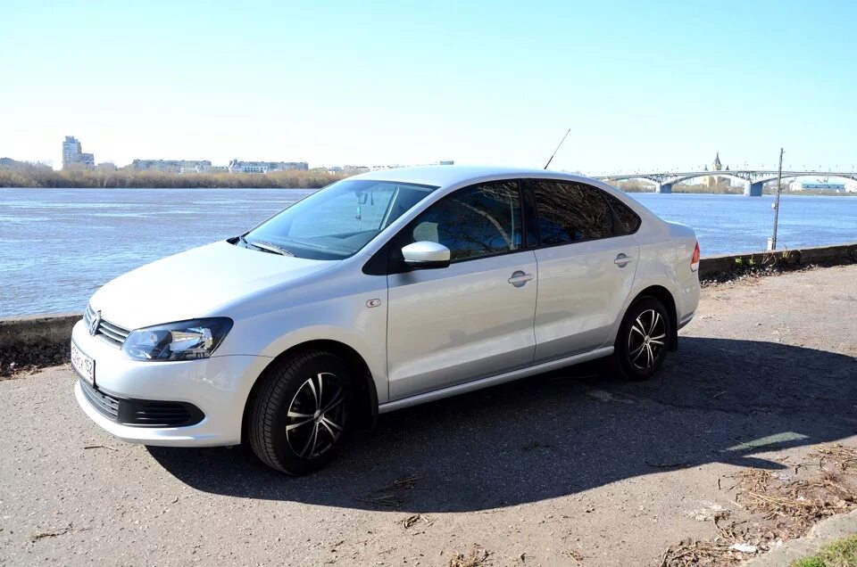 Поло седан диски фото Новые диски - Volkswagen Polo Sedan, 1,6 л, 2011 года колёсные диски DRIVE2