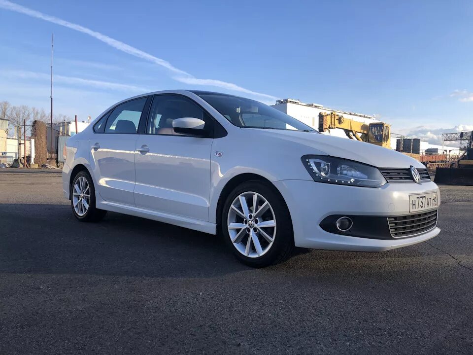 Поло седан диски фото Новые диски от ШКОДЫ)) - Volkswagen Polo Sedan, 1,6 л, 2013 года колёсные диски 