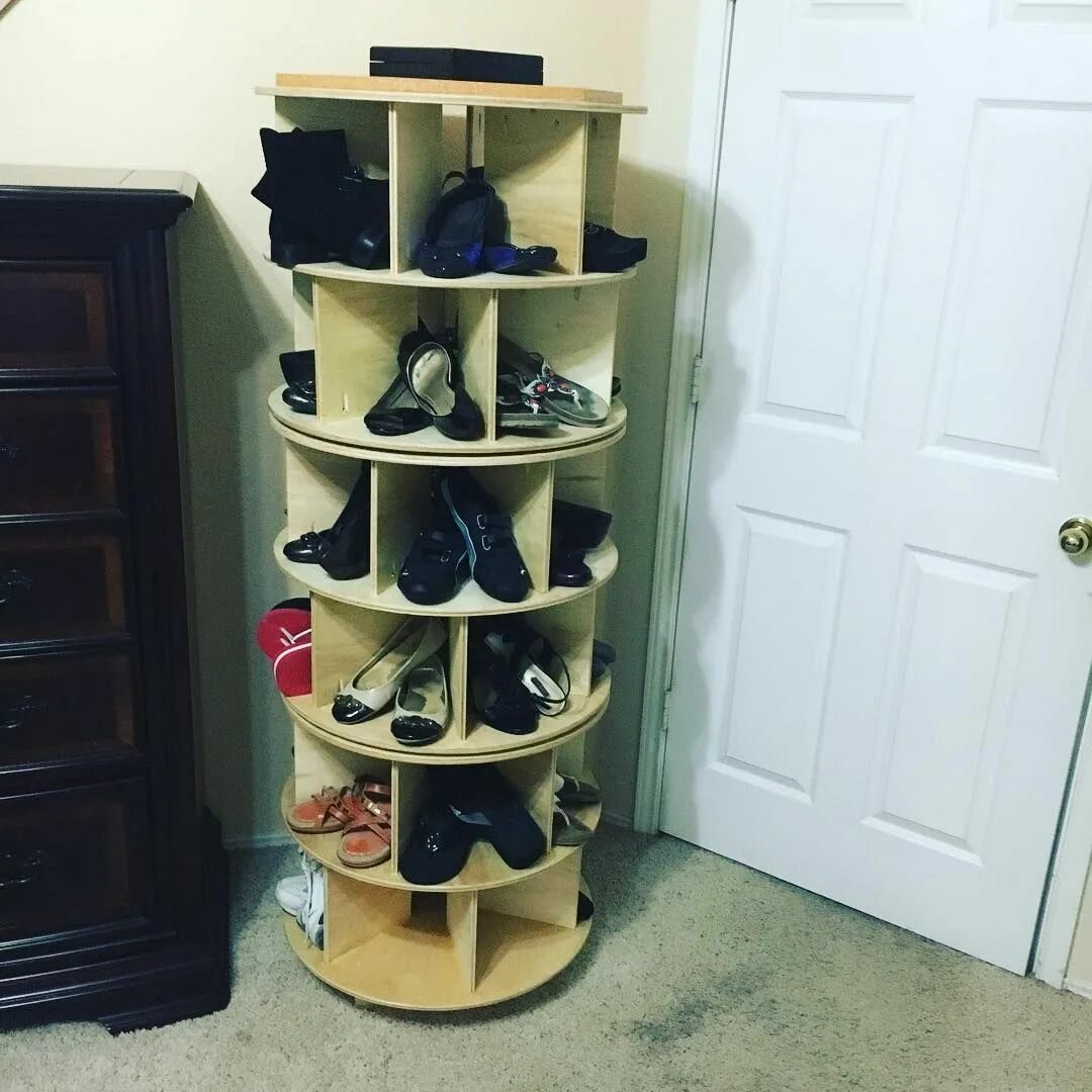 Полочки для обуви своими руками фото Lynn Lacey - LL Woodworks в Instagram: "Completed the Lazy Susan shoe organizer"