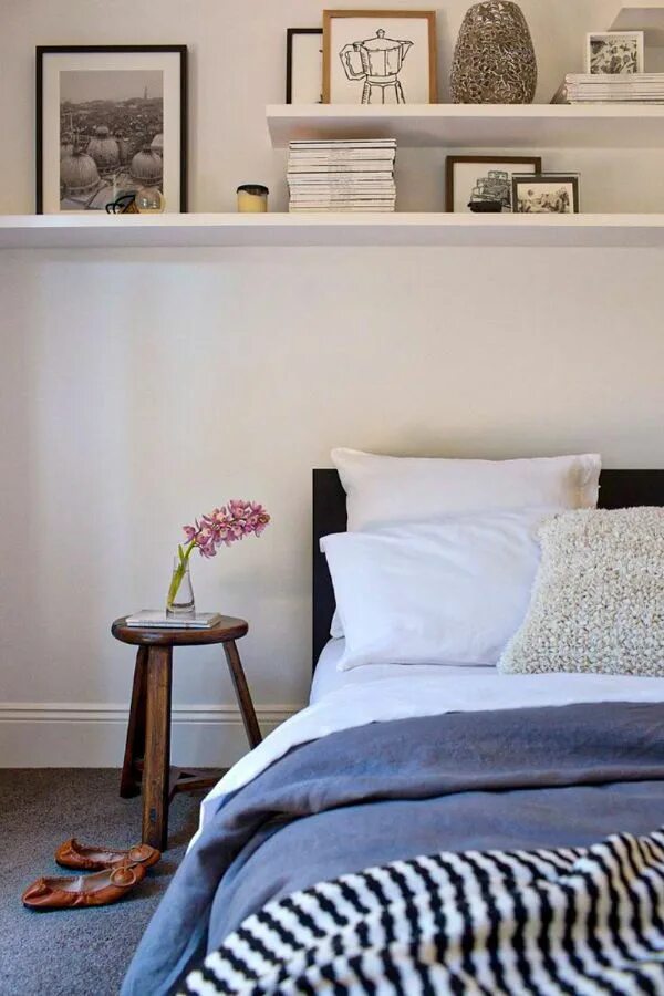 Полочки над кроватью в спальне интерьер Wonderful bedroom shelves design ideas for Your Home - Page 31 of 38 - Womensays