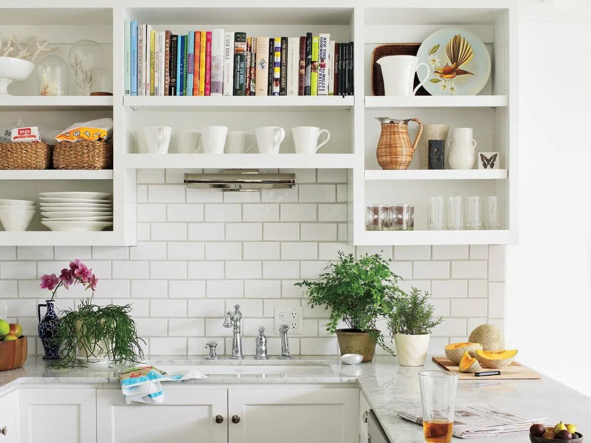 Полочки в интерьере кухни The One Thing I Wish I Knew Before I Chose Open Shelving in My Kitchen Kitchen r