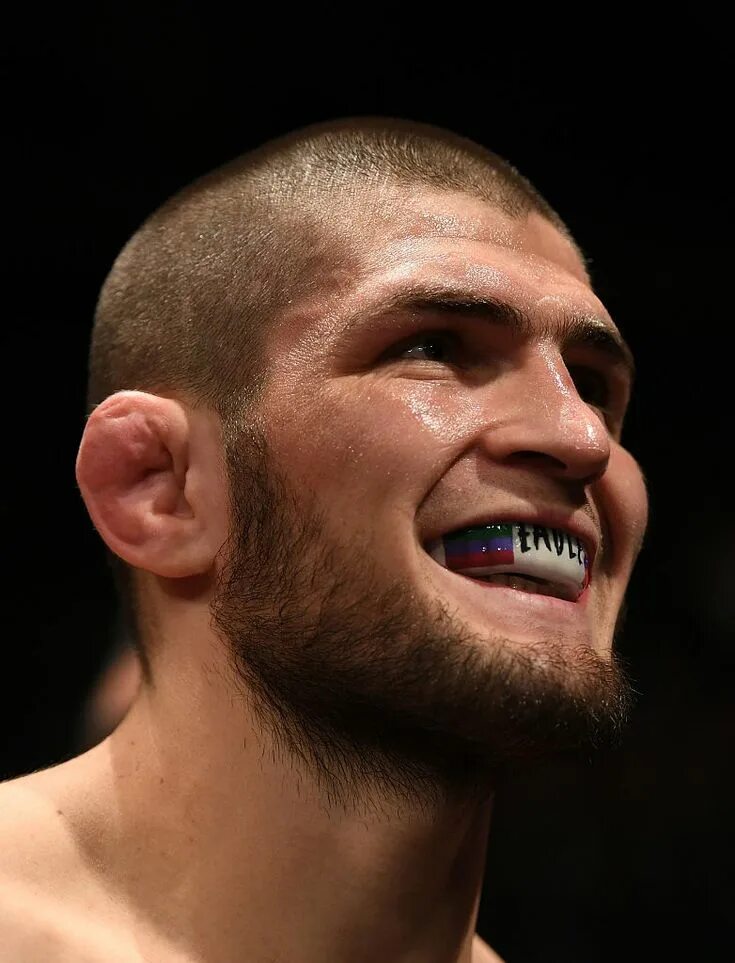 Bukan Kelainan, Ini yang Sebenarnya Terjadi Pada Telinga Khabib Nurmagomedov yan