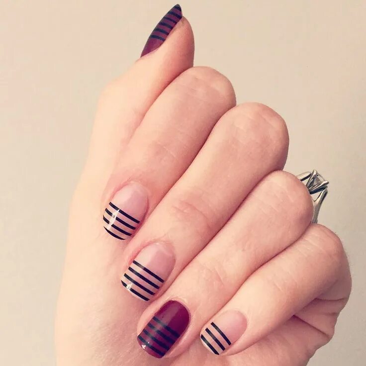 Полоски в маникюре стильно 60 Manicures That Prove Striped Nail Art Is Definitely Having a Moment Nail art 