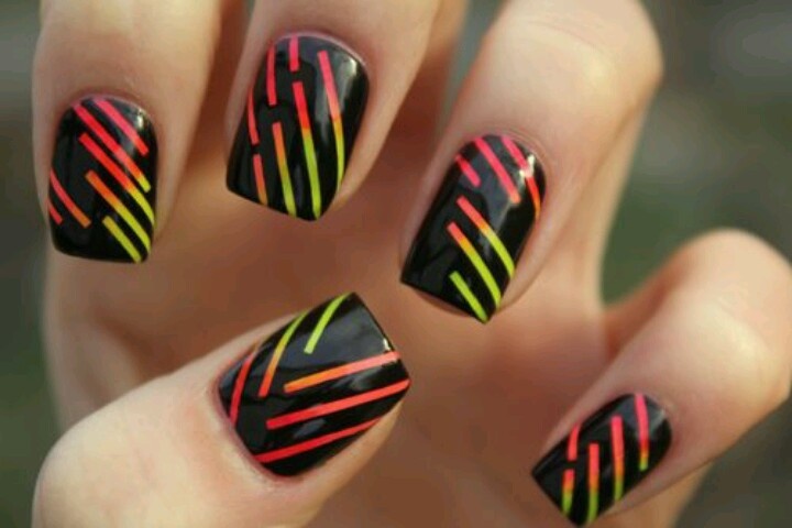 Полосы на ногтях фото Copado! Neon nail art designs, Striped nails, Lines on nails