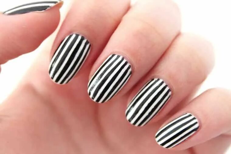 Полосы на ногтях фото Pin by UrbanGems on Classic Stripes Nail Arts Nail art stripes, Striped nails, N