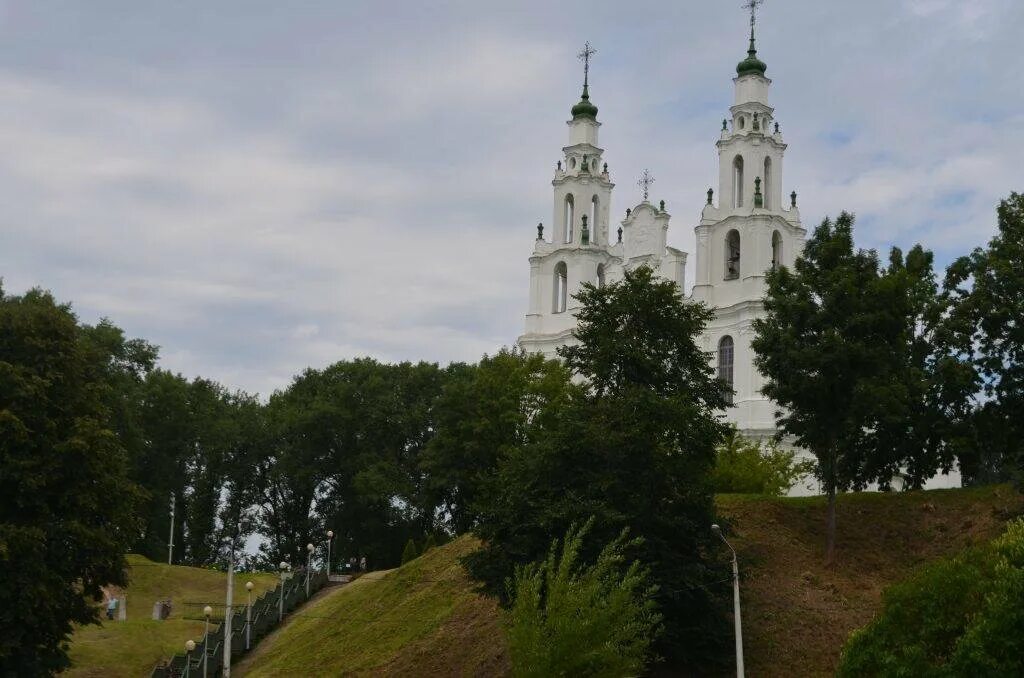 Полоцк достопримечательности фото с описанием Говорящая голова, валун-желаний и центр Европы. Рассказываем, чем удивляет турис