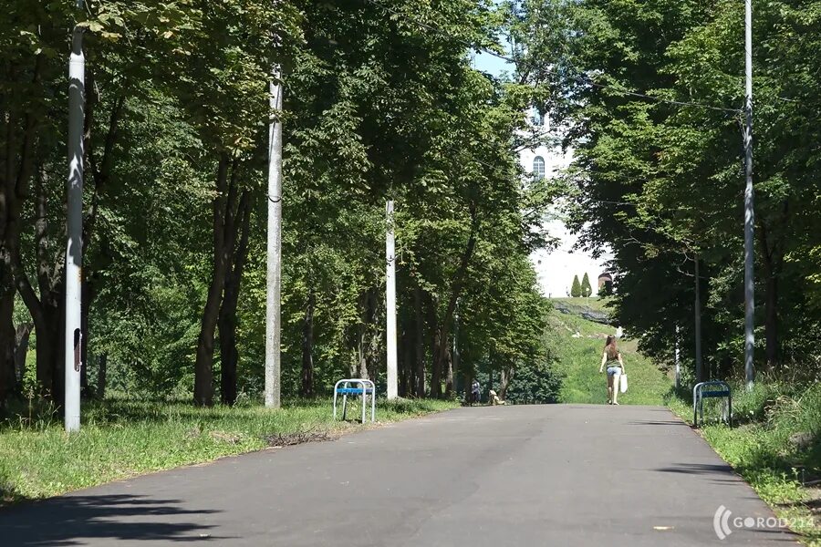 Полоцкий парк минск полоцкий парк фото В Полоцке пообещали привести в порядок парк у Кургана Бессмертия. Там и правда м