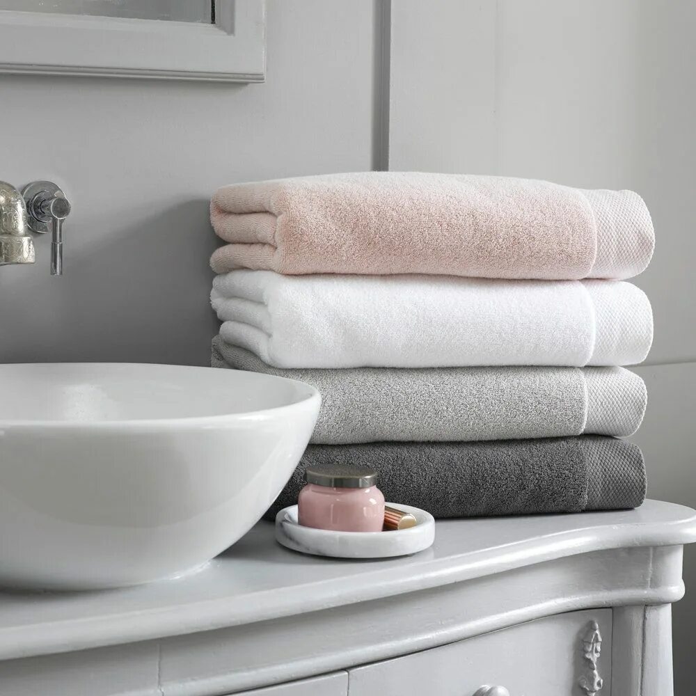 Полотенца в интерьере ванной комнаты Buy Christy Luxe Towel - White - Bath Towel White towels, Christy towel, White h