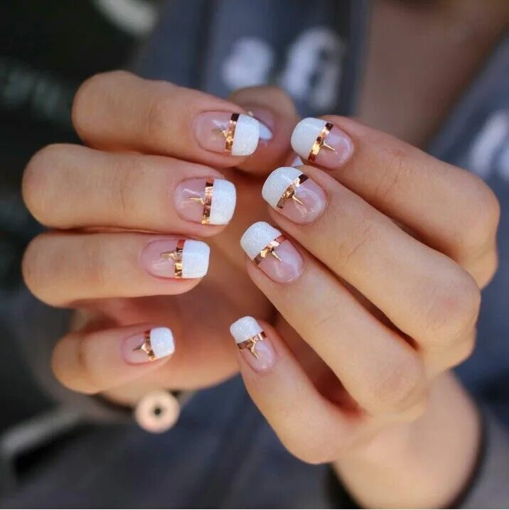 Половинчатый маникюр на короткие ногти фото ↞ pinterest- mostlymaya ↠ //belle// Nail striping tape, Acrylic nails, Nail art