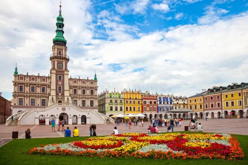 Польские достопримечательности фото Panorama of Zamosc stock photo. Image of plaza, yellow - 9523704