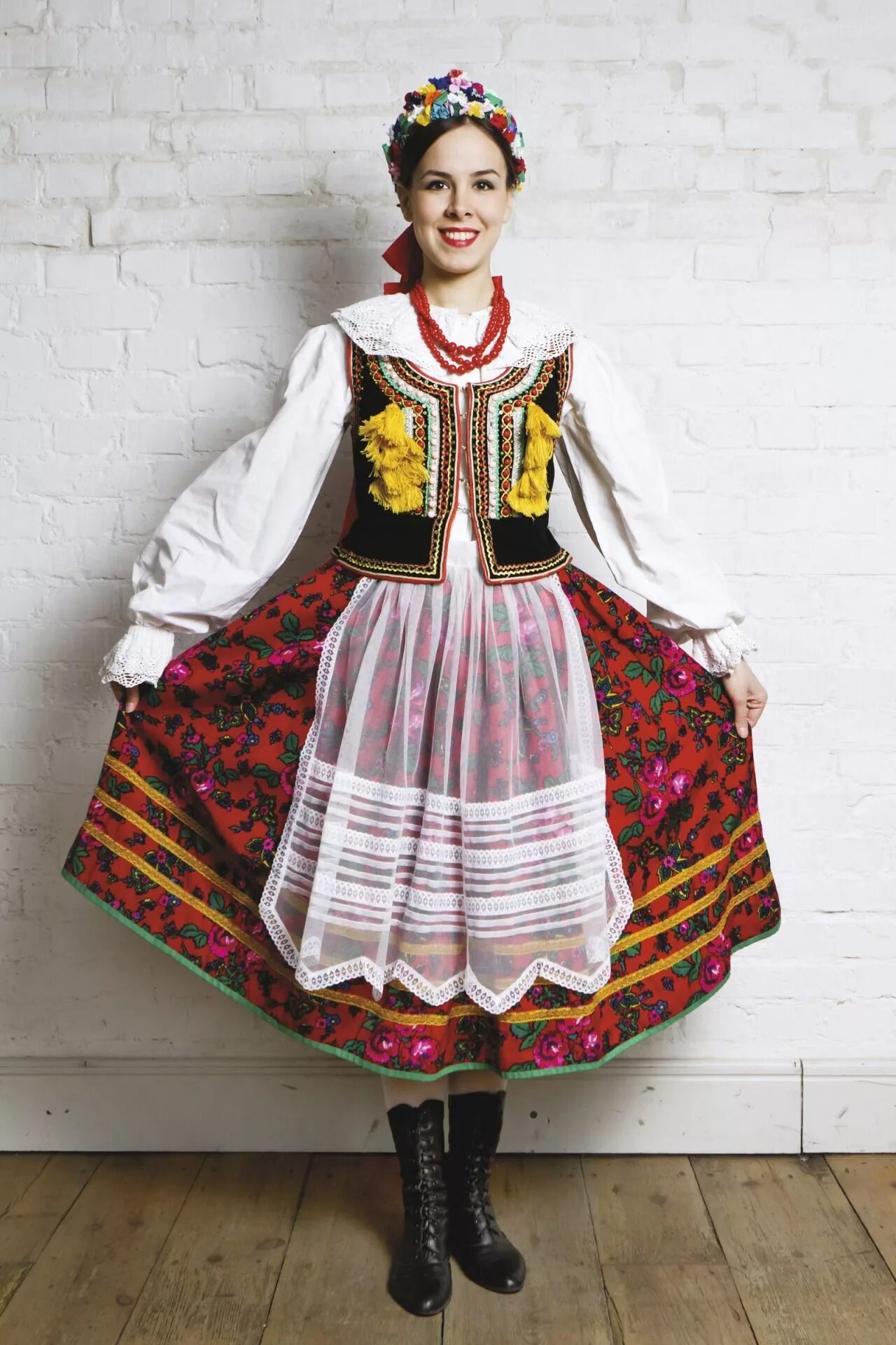 Польский национальный костюм женский фото Polish Folk Costumes / Polskie stroje ludowe - A few examples of Polish regional