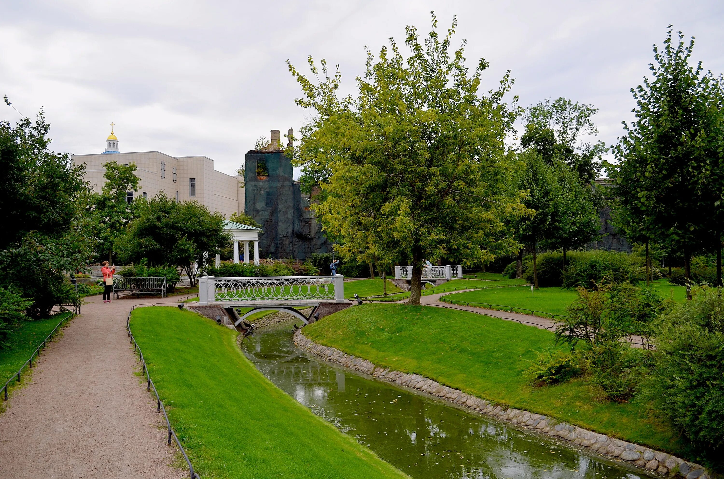 Польский сад фото File:5589.7. Polsky garden in Saint Petersburg.jpg - Wikimedia Commons