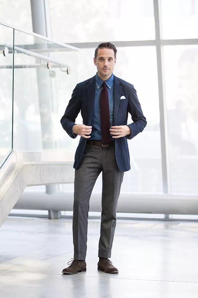 Полу деловой стиль мужской If Your Version of Business Casual Includes a Tie... Mens business casual outfit