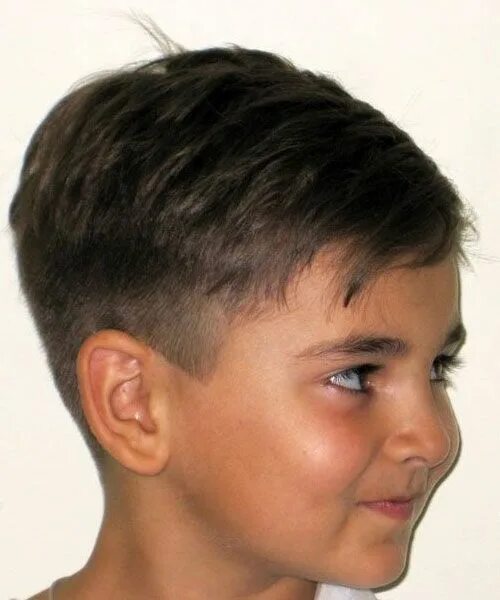 Полубокс с челкой для мальчика фото стрижка для мальчика дракончик Boys haircuts, Boy haircuts short, Toddler haircu