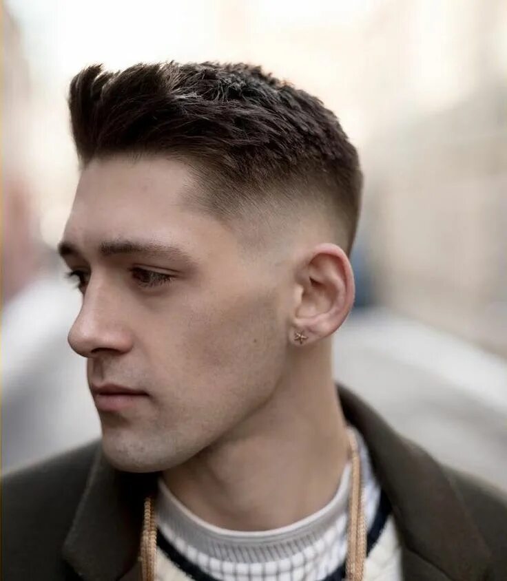 Полубокс стрижка мужская длинная с челкой 17 Cool Shaved Sides Haircuts (2024 Trends) Mens haircut shaved sides, Shaved si