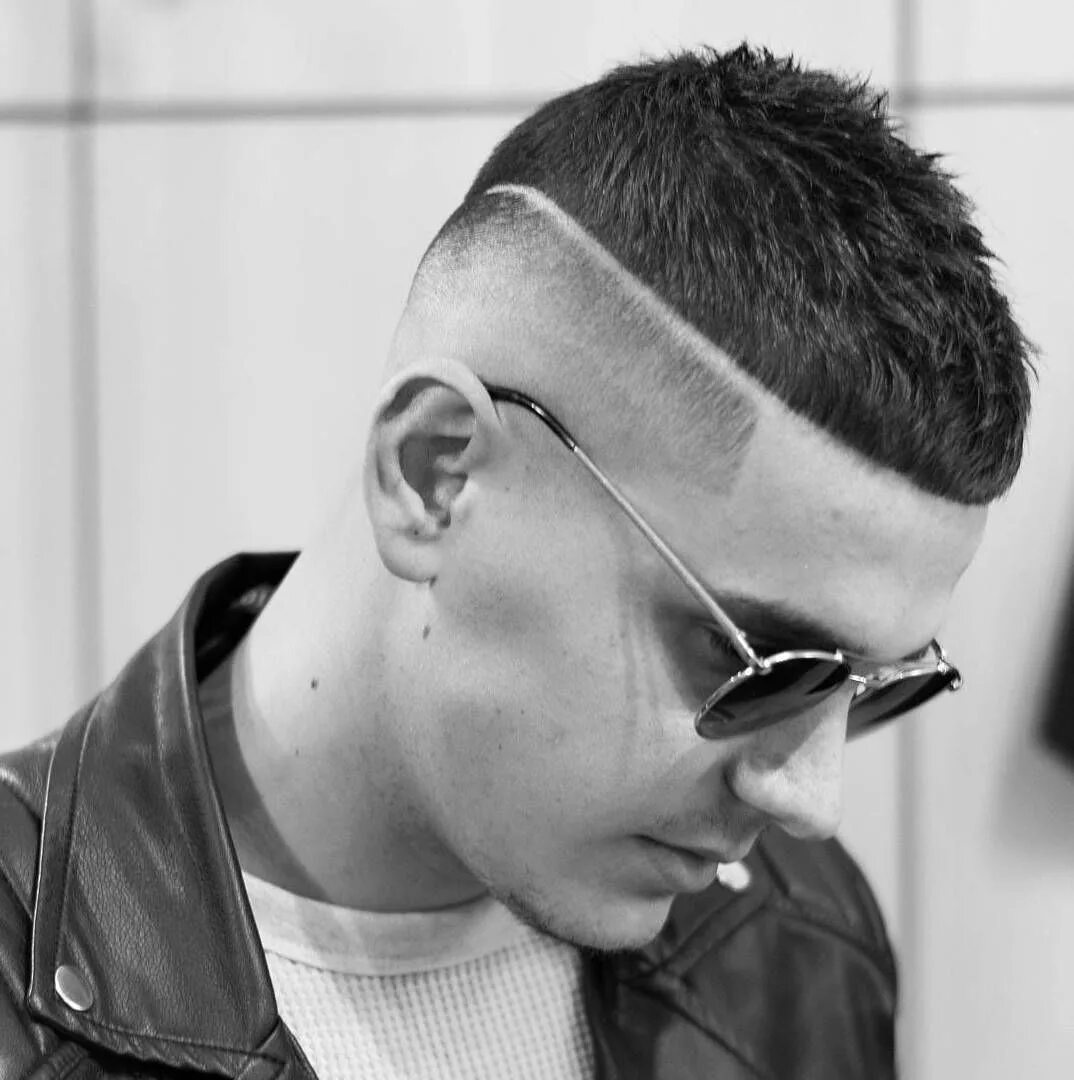 Полубокс стрижка мужская короткая с челкой 150+ Men's Haircuts That Will Turn Heads In 2024 High and tight haircut, Haircut