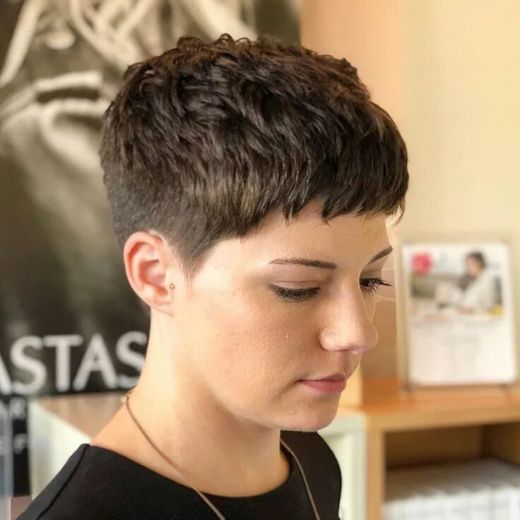 Полубокс стрижка женская с челкой Pin on short pixie haircut