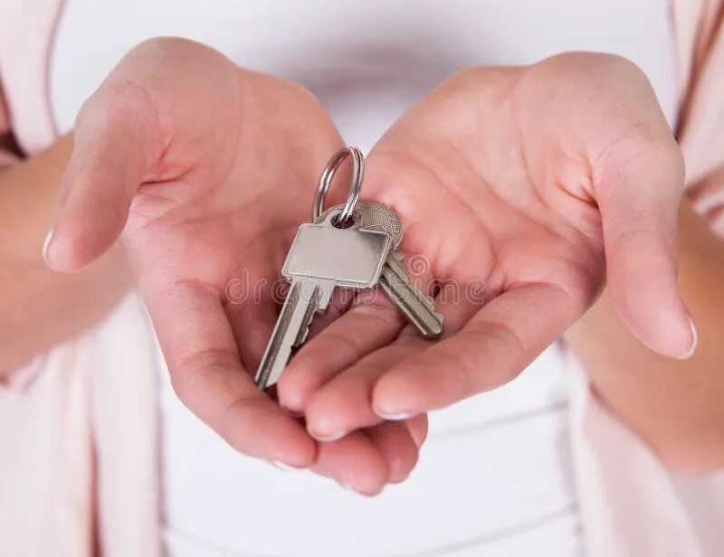 Получение ключей фото Smiling Woman with a Set of Keys Stock Photo - Image of finance, elegant: 534525