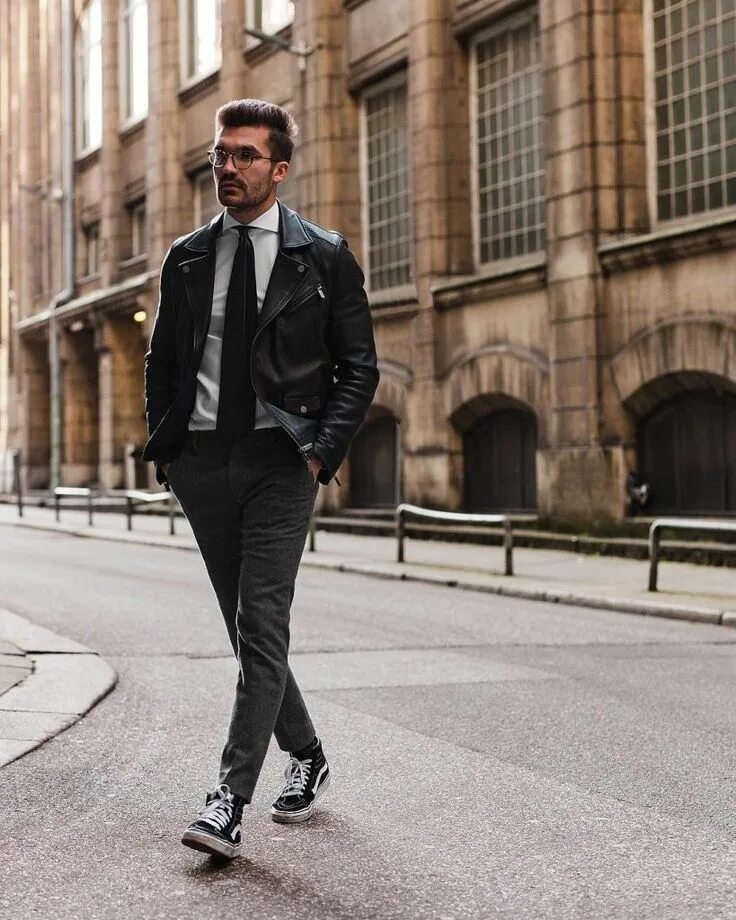 Полуделовой стиль мужской The Best Blazers For Men And How To Wear Them In Style 25 #men #UrbanMenOutfits 