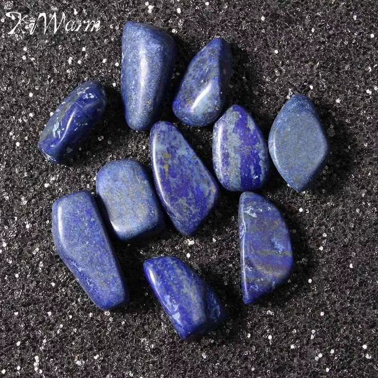 Полудрагоценные камни фото синего цвета Blue Sodalite... beneficial for the Third Eye and Crown chakras Crystals, Blue s