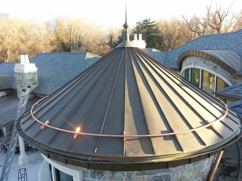 Полукруглая крыша фото Turret roofing with copper in double locked standing seam system. Custom fabrica