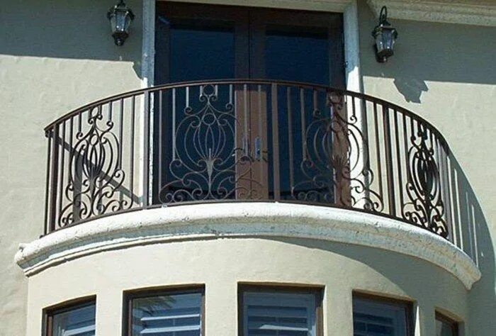 Полукруглый балкон фото Curved Metal Balcony Railing , House Balcony Railing In Landscaping And Outdoor 