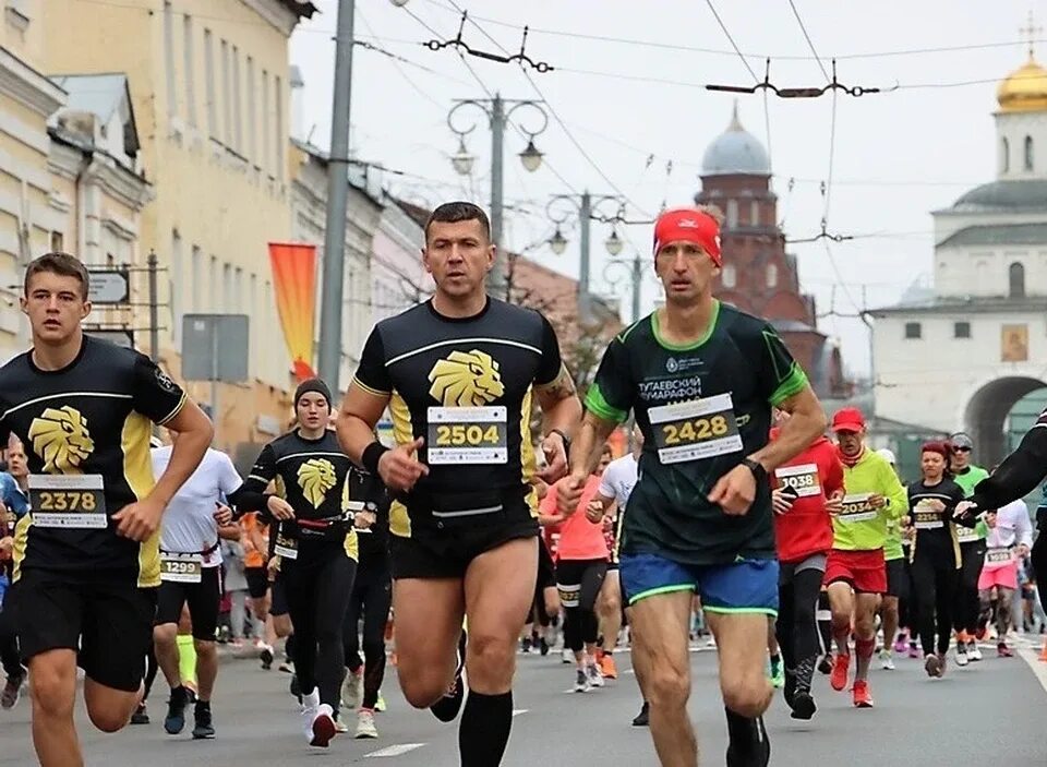 Полумарафон золотые ворота 2024 фото Во Владимире стали известны победители седьмого полумарафона "Золотые ворота" - 