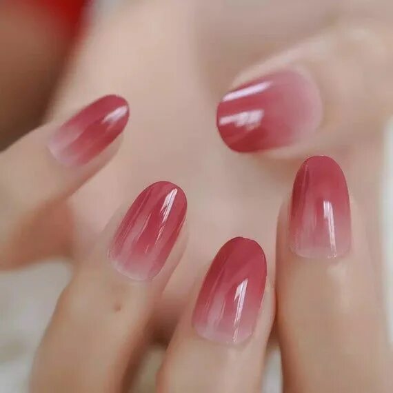 Полупрозрачный красный маникюр Application: 1.Clean and buff natural nail gently. 2.Apply nail glue or glue sti