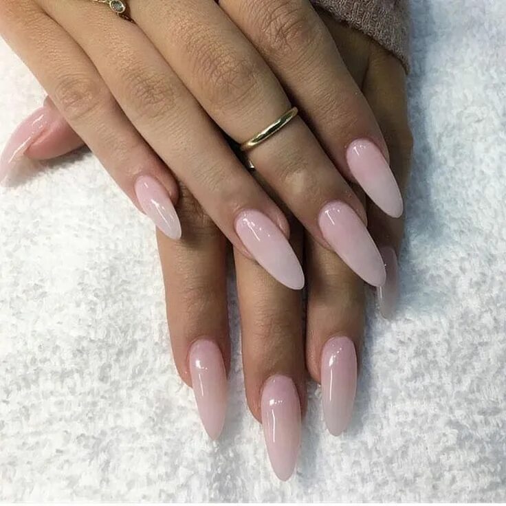 Полупрозрачный маникюр миндаль Instagram post by @laquenailbar * Apr 25, 2017 at 8:16pm UTC Luxury nails, Almon