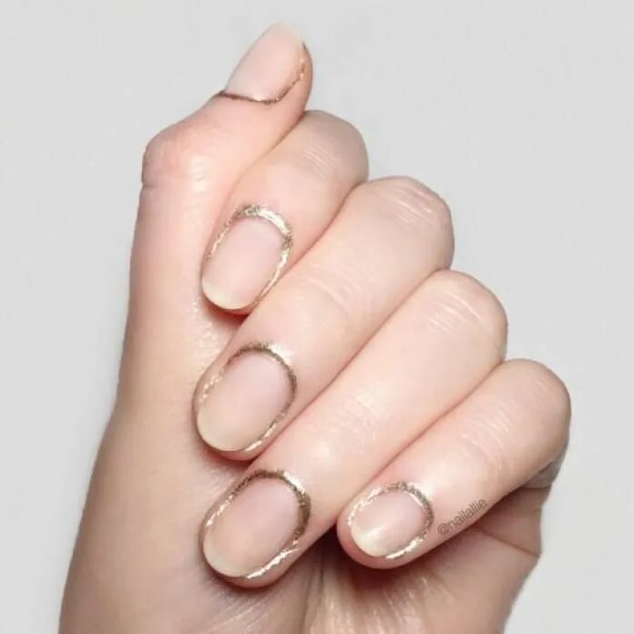 Полупрозрачный маникюр на короткие квадратные ногти Dit zijn dé nageltrends voor deze lente en zomer - Libelle Nail trends, Latest n