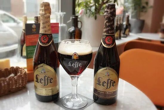 Поля лефф фото В Leffe café можно попробовать и светлого Leffe Blond с ароматом ванили, и тёмно