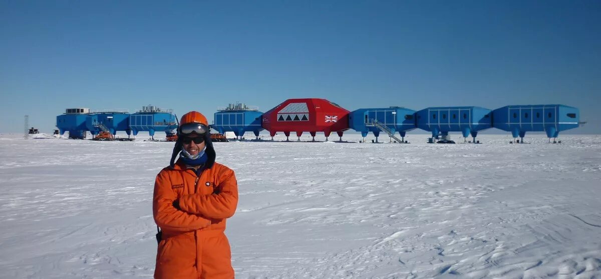 Полярная станция восток в антарктиде фото Antarctic research station Halley VI creates its own highway in the snow - Highw