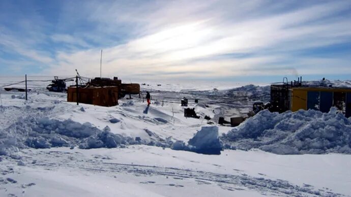 Полярная станция восток в антарктиде фото Russian scientists discover unidentified bacteria in sub-glacial Lake Vostok - R