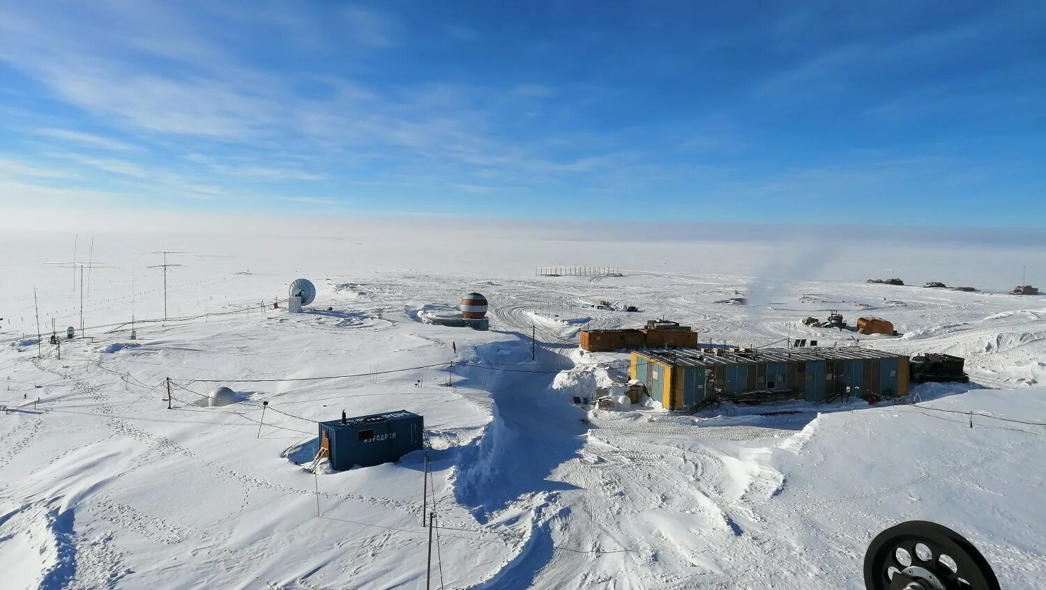 Полярная станция восток в антарктиде фото Scientists Extract 500,000-Year-Old Ice Core from Borehole Above Antarctica’s La