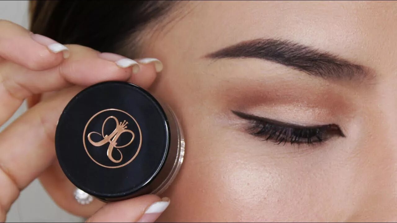 Помада для бровей фото How to Use Anastasia Dipbrow Pomade - YouTube