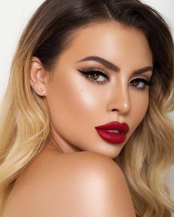 Помада для глаз фото 22 Makeup Looks You Can Rock this New Year’s Eve - Page 7 of 22 - VIVA GLAM MAGA