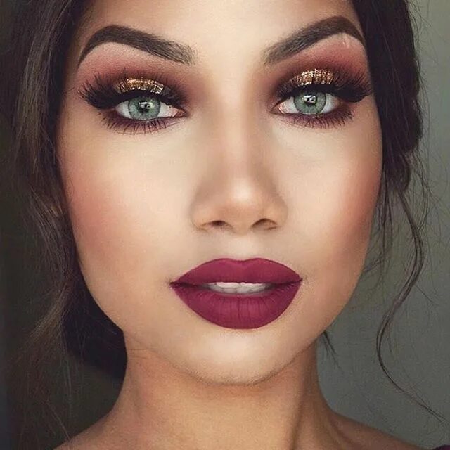 Помада для зеленых глаз фото Jessica Melgoza on Instagram: "Gorgeous fall makeup look by ✨@makeupbyalinna @ma