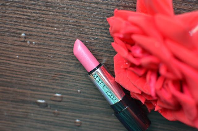 Помада розовое дерево фото MARY KAY Gel Semi-Shine Lipstick Rosewood and Luminous lilac  Сияющая Гелевая Г